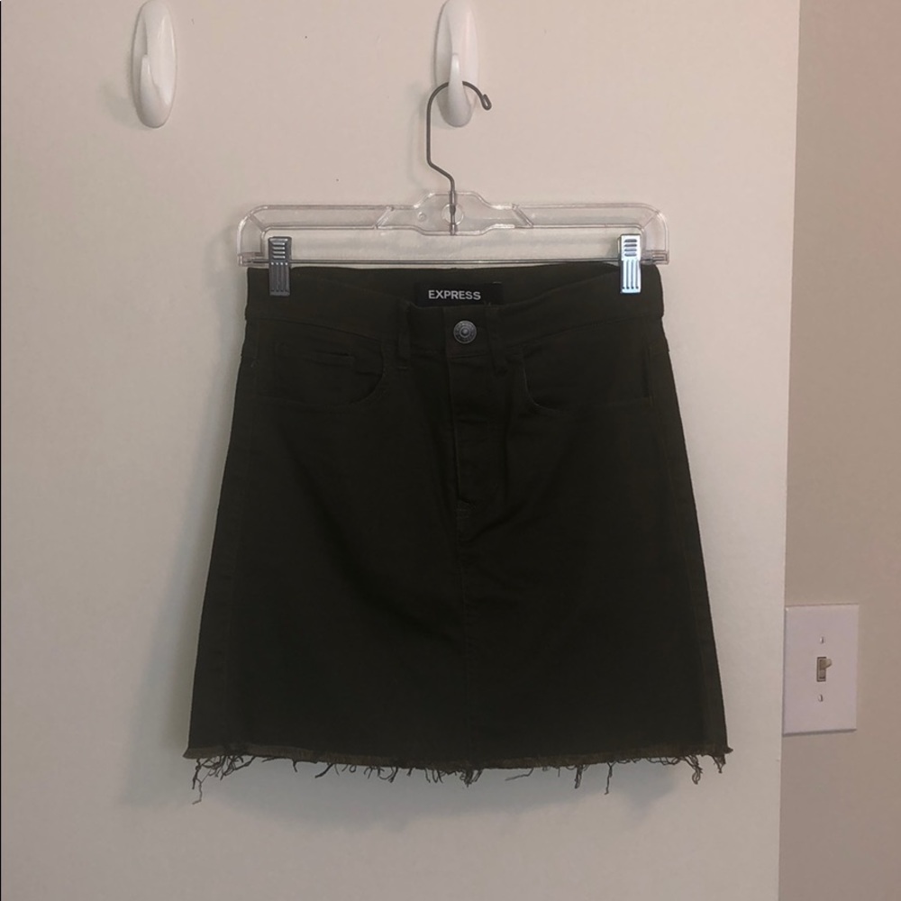 Straight Mid Rise Army Green Skirt